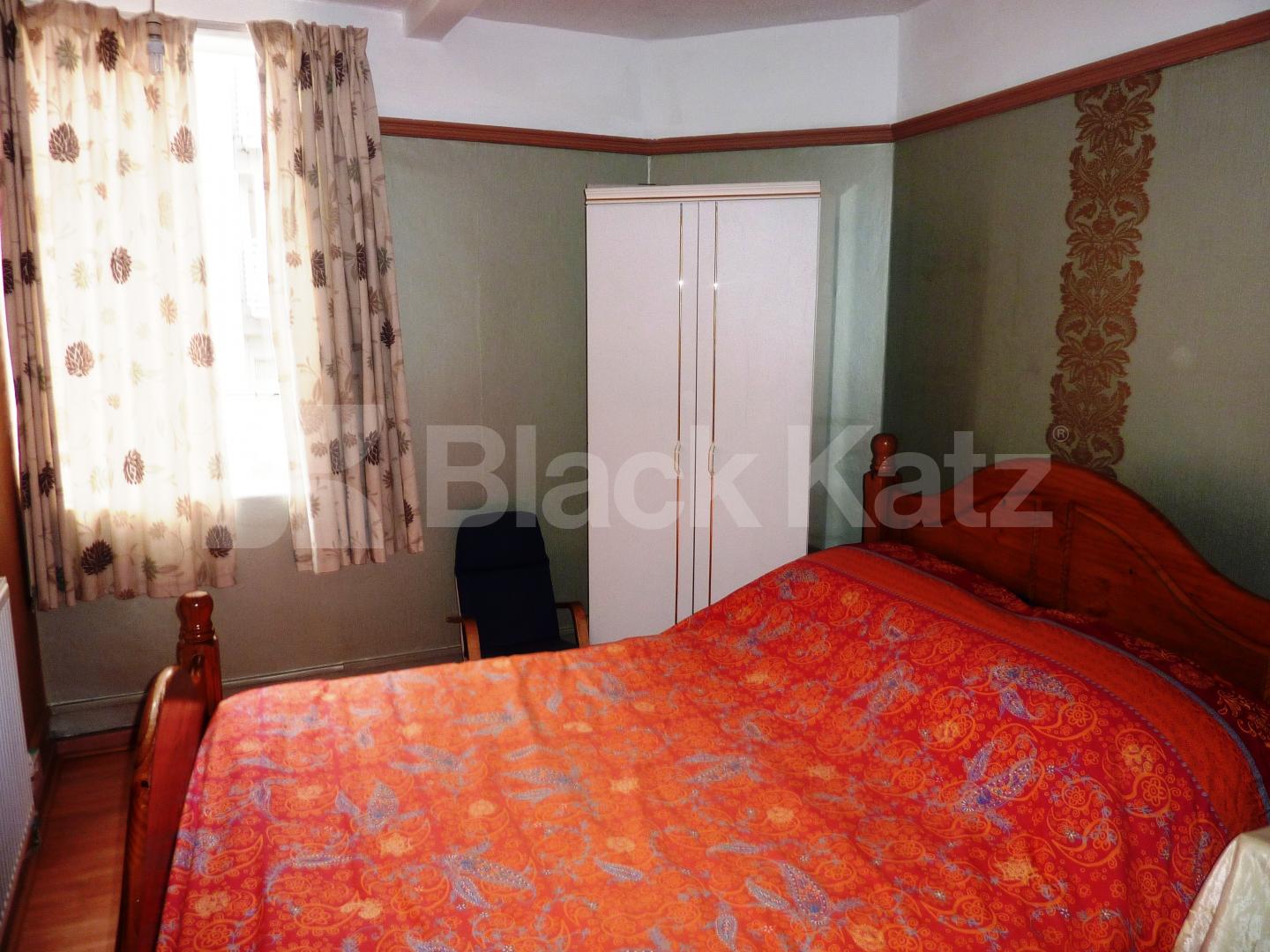 			NEW INSTRUCTION, 3 Bedroom, 1 bath, 1 reception Flat			 Margery Street, Russell Sq-Clerkenwell